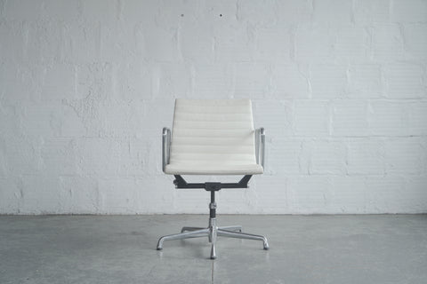 Eames Aluminum Group Chair