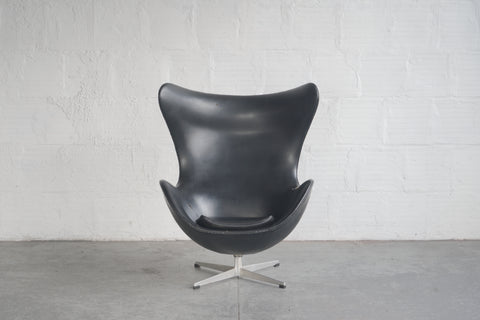 Arne Jacobsen Vinyl Egg Chair
