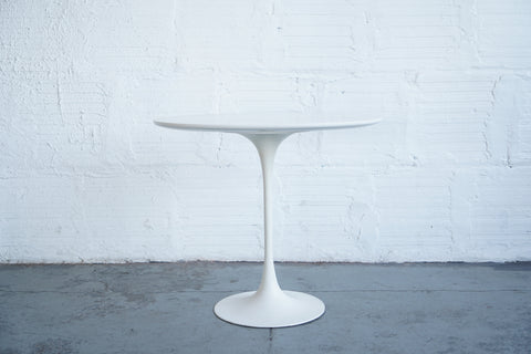 Saarinen Oval Tulip Side Table