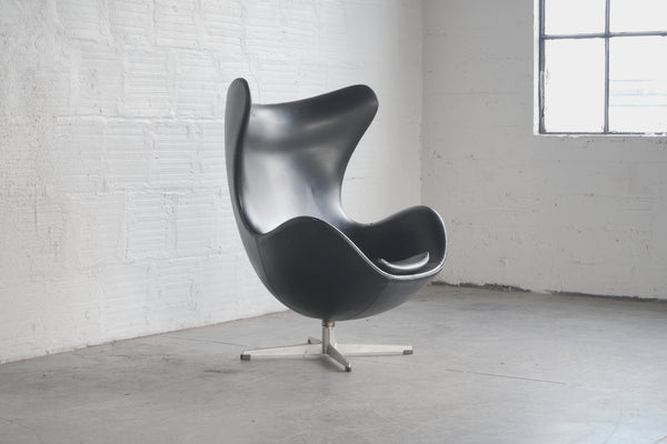 Arne Jacobsen Vinyl Egg Chair