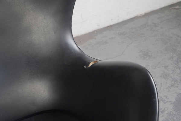 Arne Jacobsen Vinyl Egg Chair