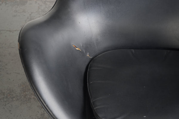 Arne Jacobsen Vinyl Egg Chair