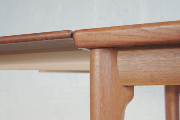 Glostrup Extendable Dining Table