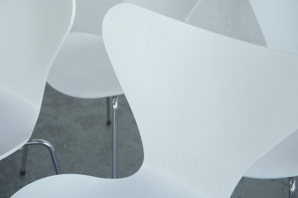 Arne Jacobsen Series 7 Chairs