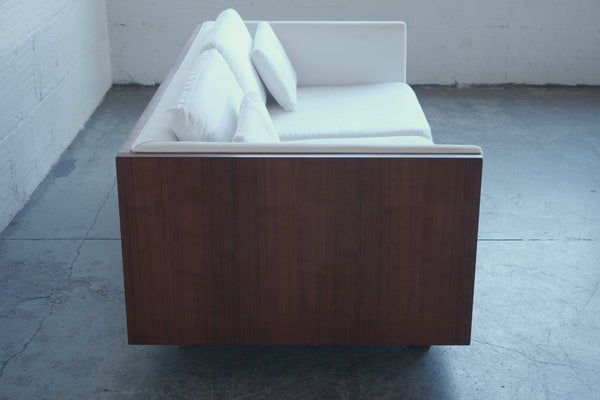 Van Dyver Witt Manufacturing Case Sofa