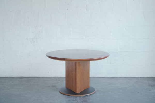 Skovby SM33 Exapnding Butterfly Table