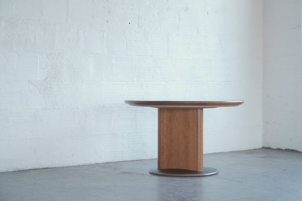 Skovby SM33 Exapnding Butterfly Table