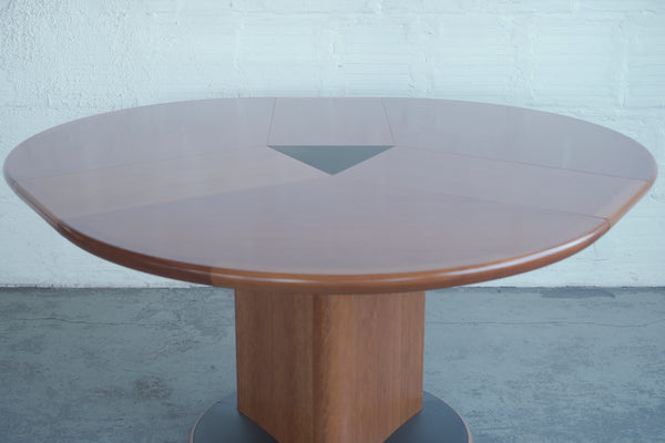 Skovby SM33 Exapnding Butterfly Table