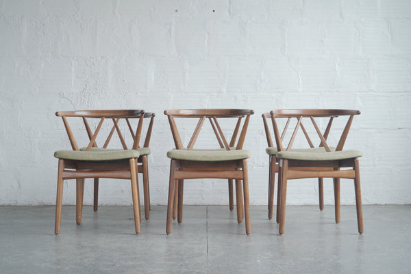 Henning Kjærnulf Model 255 Dining Chairs