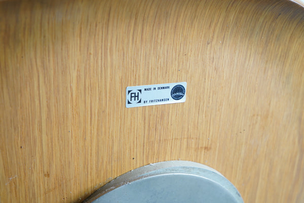 Series 7 Swivel Chairs  by Fritz Hansen