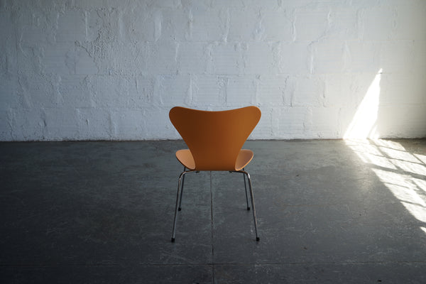 Arne Jacobsen Series 7 Chairs in Orange