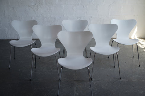Arne Jacobsen Series 7 Chairs in White
