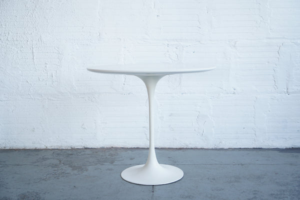 Saarinen Oval Tulip Side Table