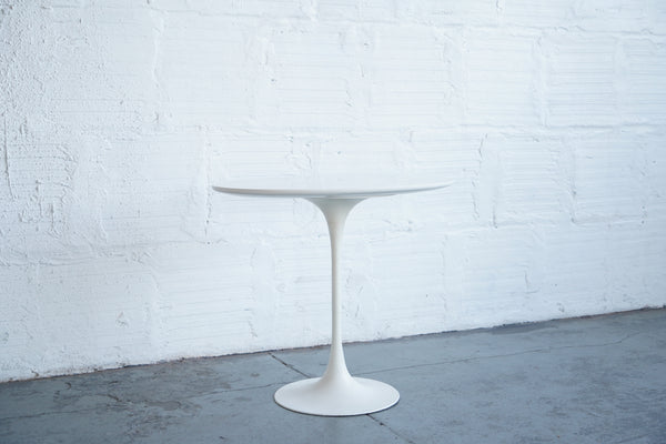 Saarinen Oval Tulip Side Table