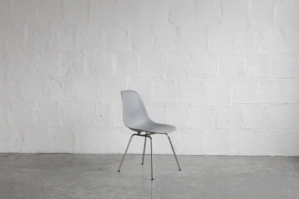 Herman Miller Plastic Eames Shell Chair