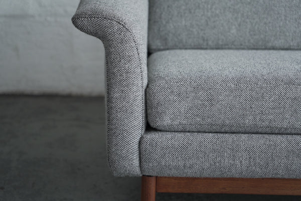 Dux of Sweden Loveseat