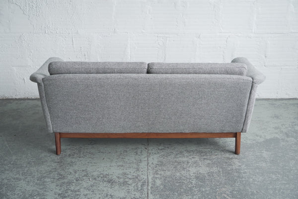 Dux of Sweden Loveseat