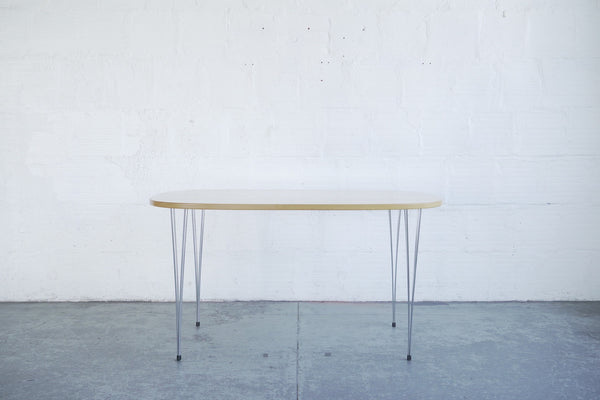 Super Ellipse Dining Table