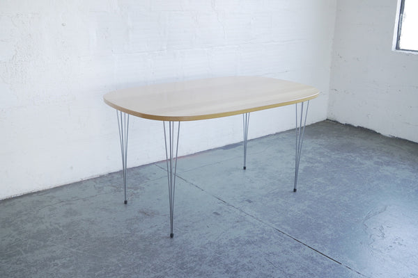 Super Ellipse Dining Table