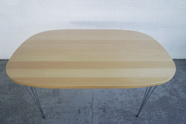 Super Ellipse Dining Table