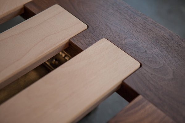 THE GOOD MOD CUSTOM BED FRAME WALNUT  GRAIN DETAIL