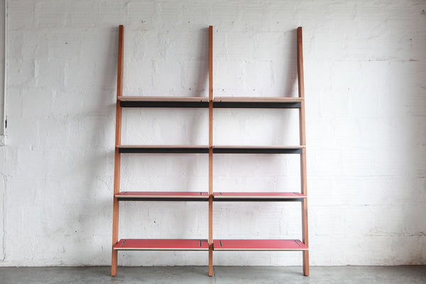 LEANING_SHELVES_THE_GOOD_MOD_ADJUSTABLE_SHELVING_SYSTEM